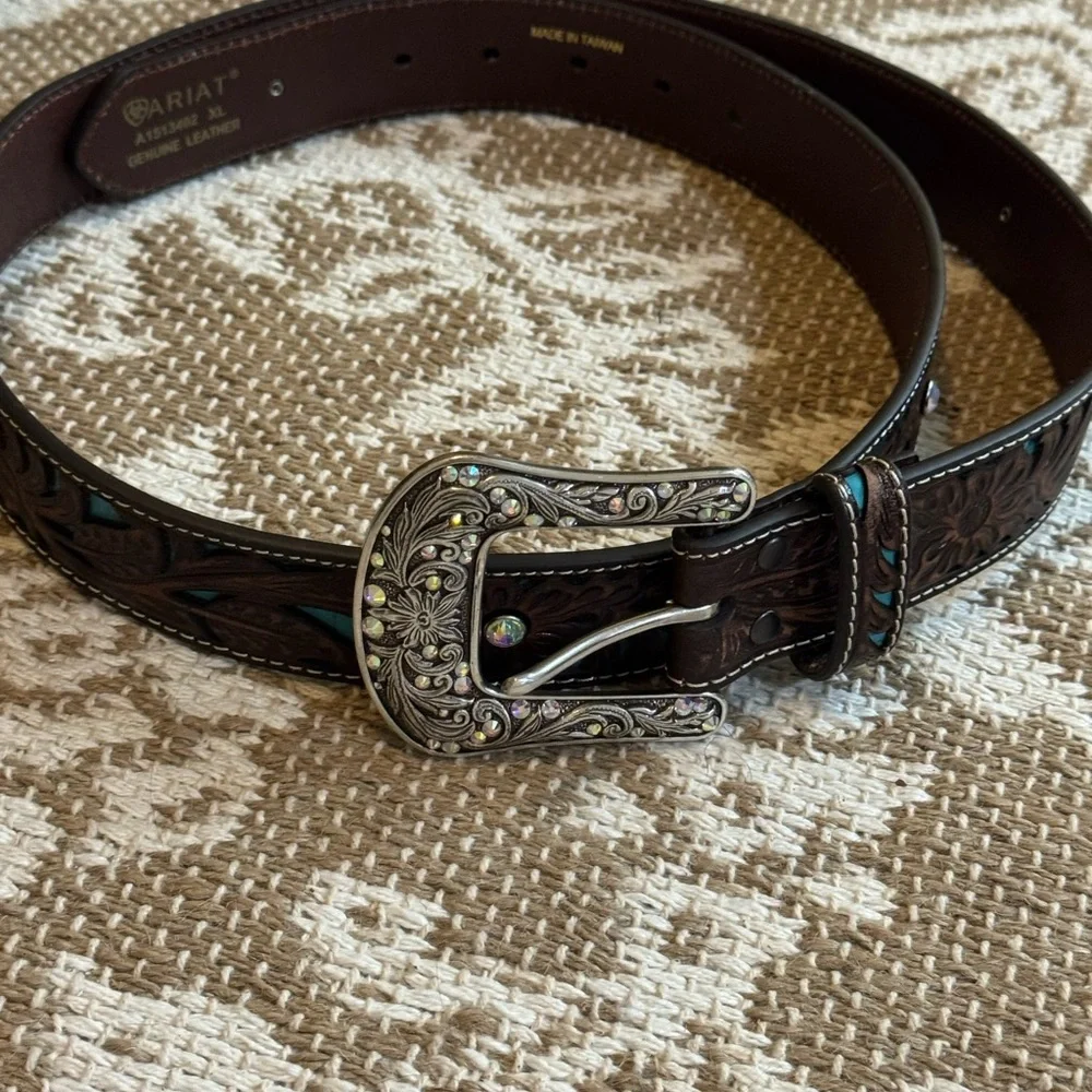 Ariat Brown Genuine Leather Belt with Silver Buckle and Swarovski Crystals - Picture 4 of 15